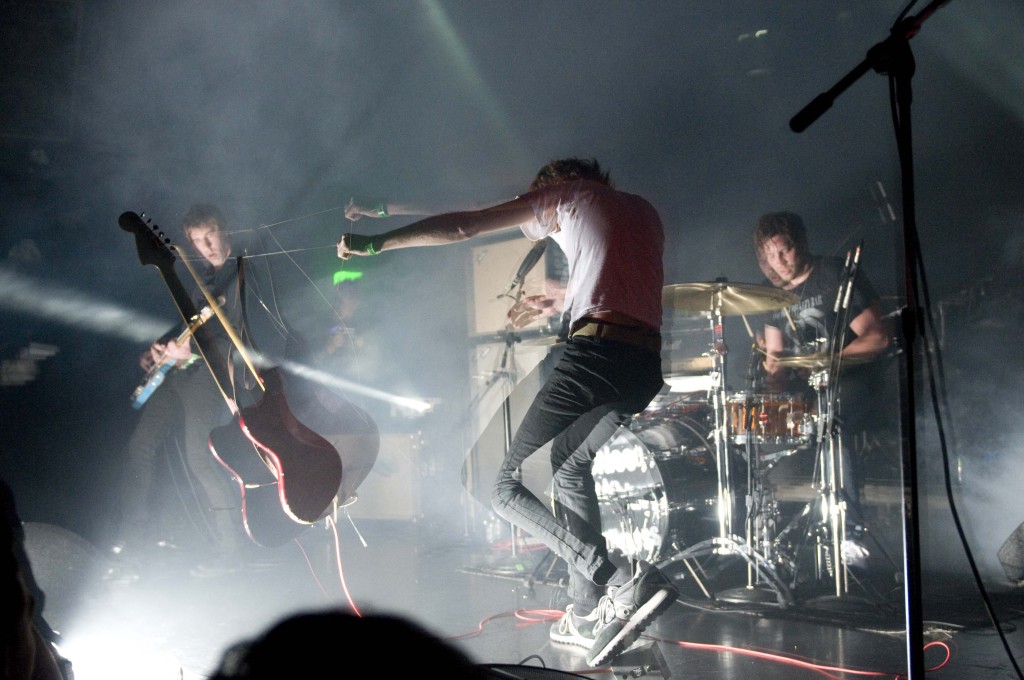 APlacetoBuryStrangers1