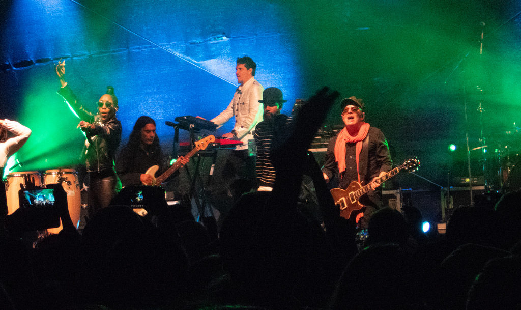 Photo from “Thievery Corporation – Inside The Temple Of I & I”