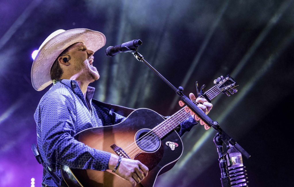 Photo from “Cody Johnson Stays True By Singing A Different Song”