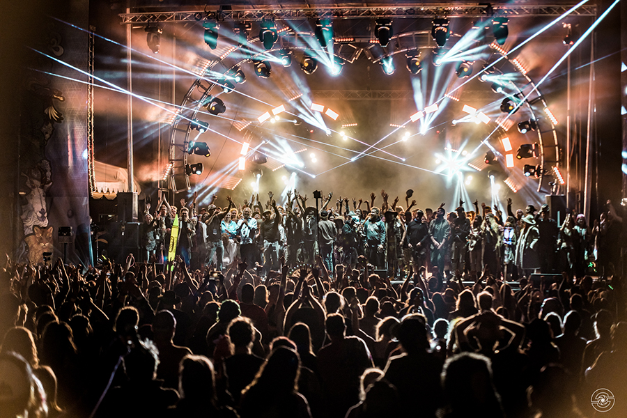 Photo from “It Takes A Village: Arise Festival Leaves No Trace”