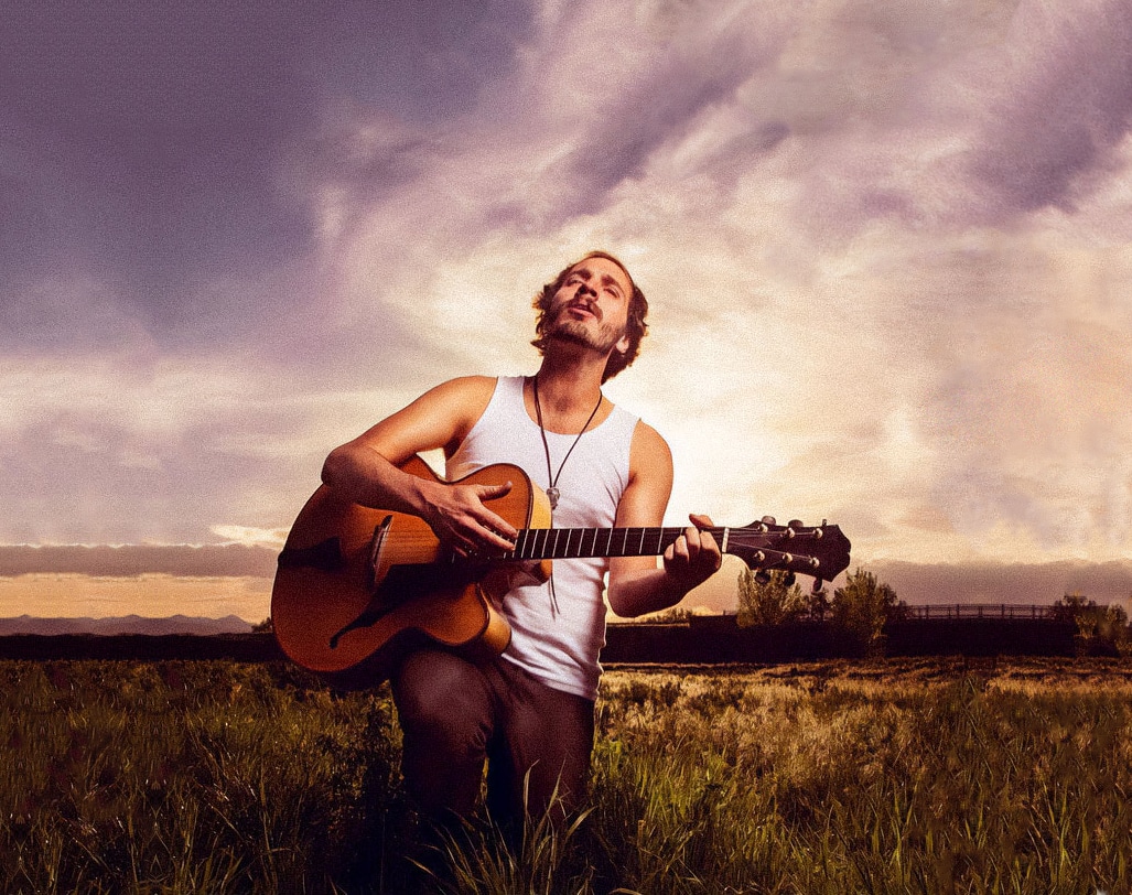 Album Review: Thom LaFond – The Moon Leans In