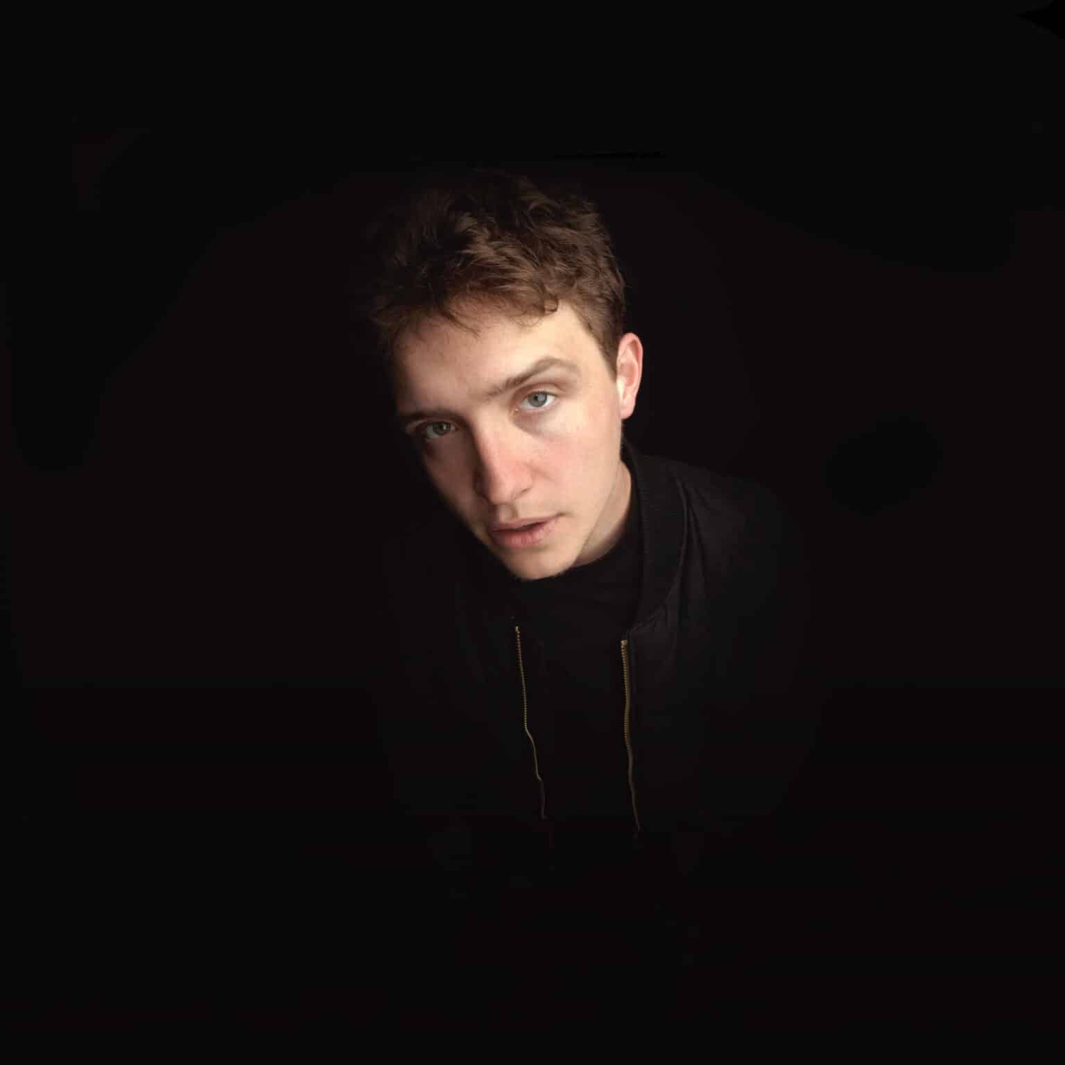 Single Review: Hutty – “Broke Bank”