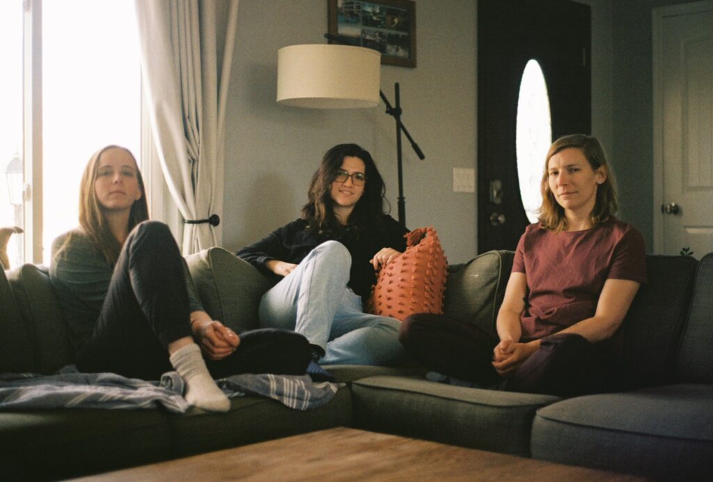 Photo from “Album Review: mon cher – tell me baby”