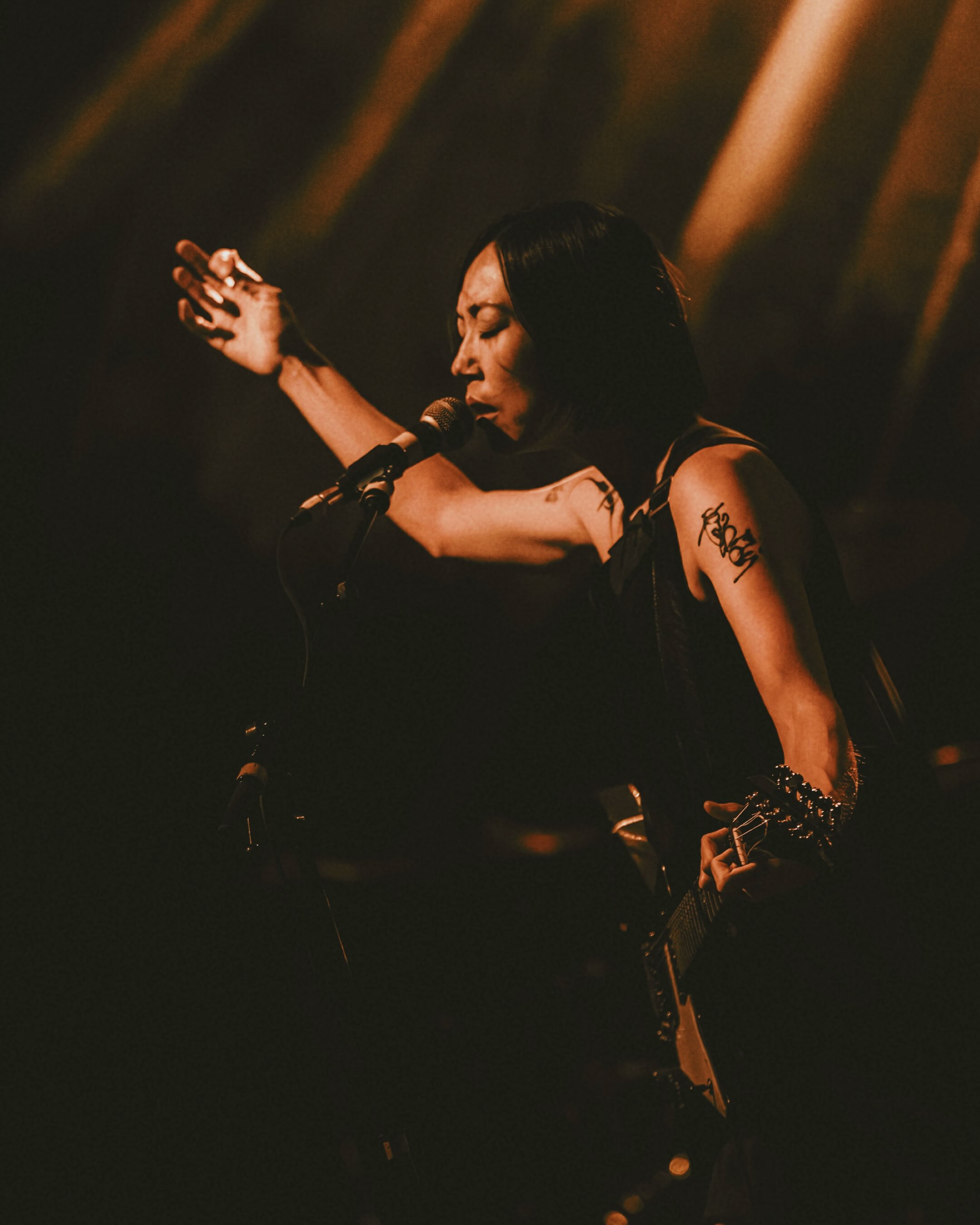 Sasami Ashworth performs on stage (photo 13 of 14)
