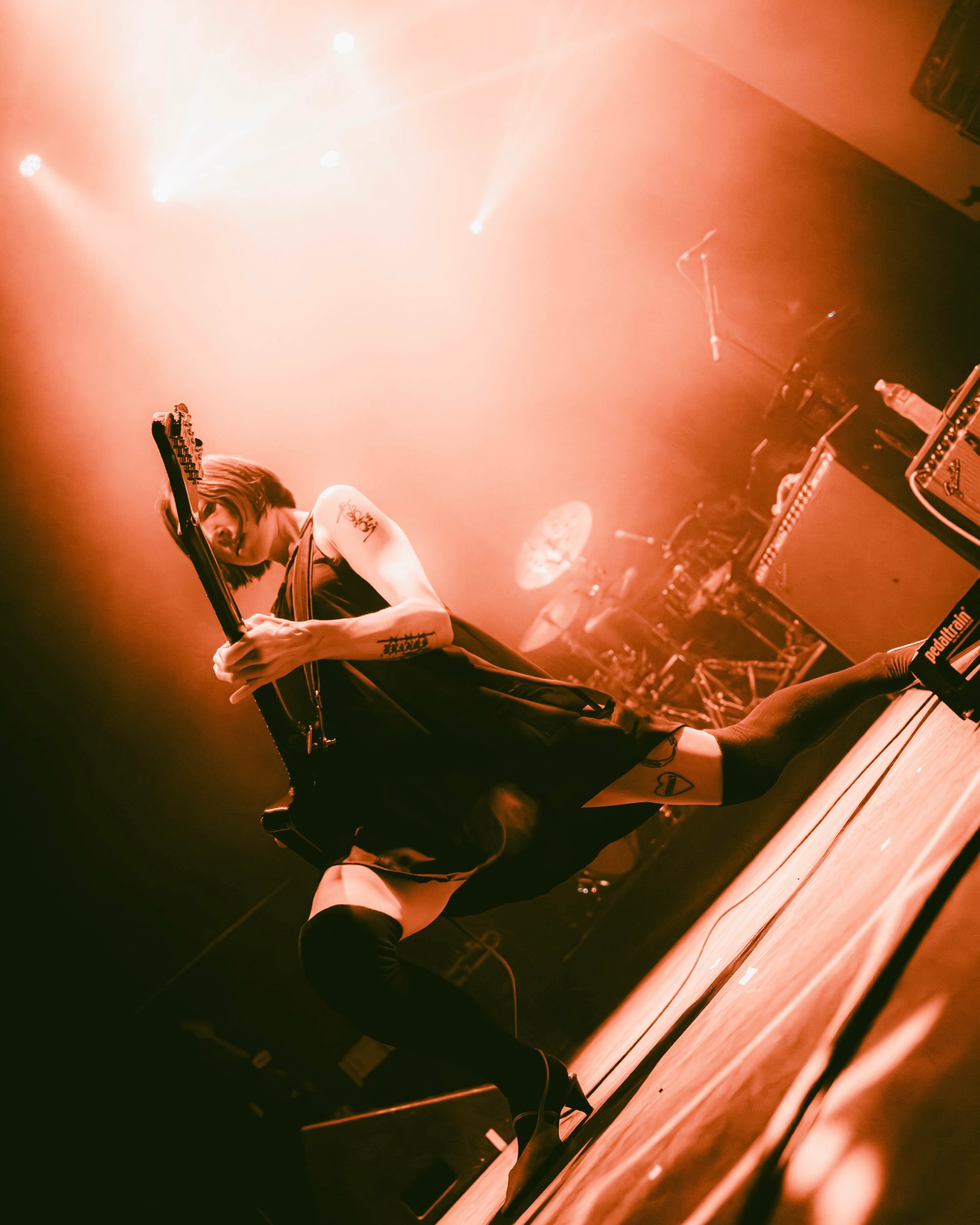 Sasami Ashworth performs on stage (photo 5 of 14)
