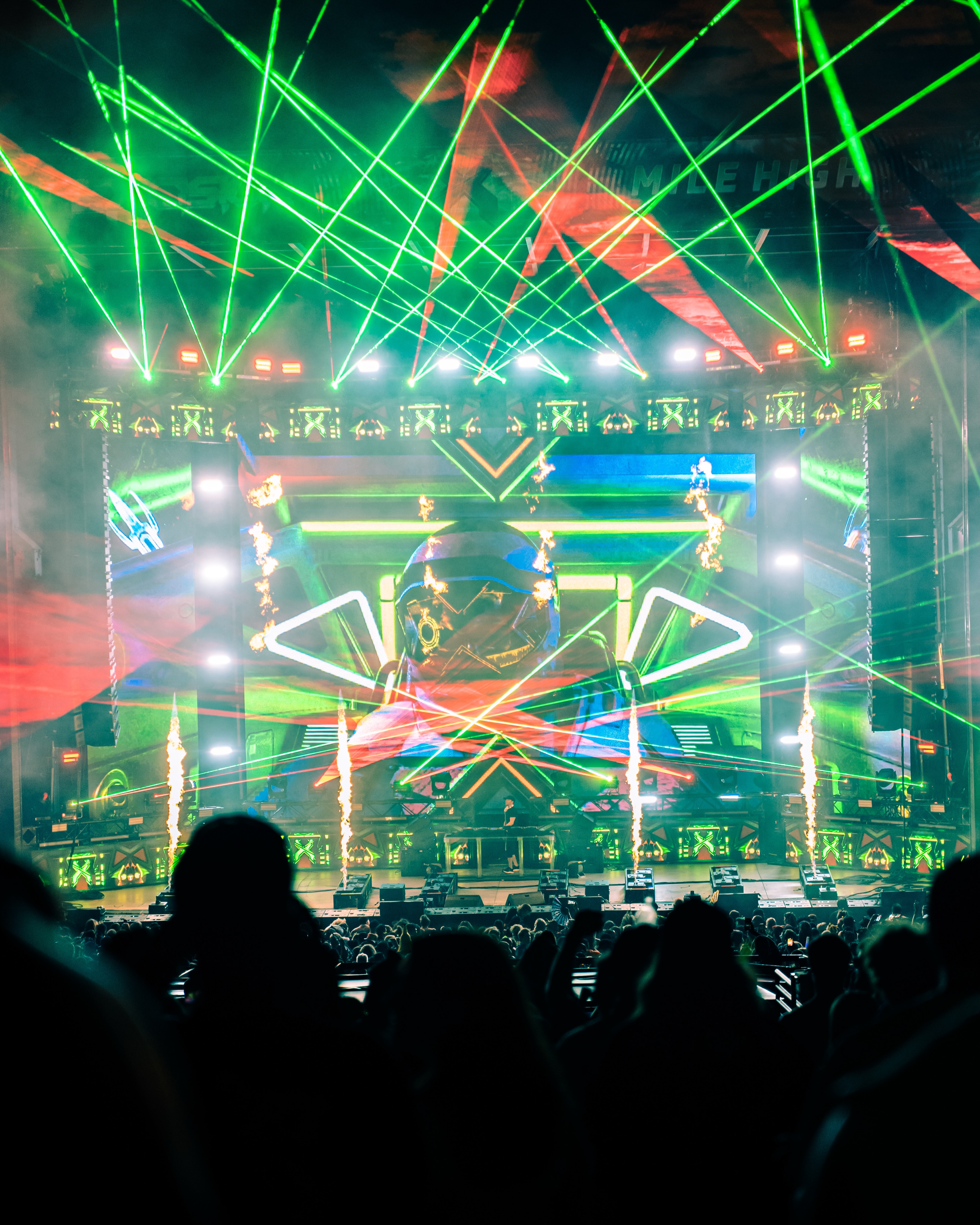 Excision performs on stage (photo 10 of 18)