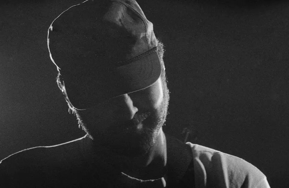 Shakey Graves at the Bellwether in Los Angeles (photo 9 of 12)