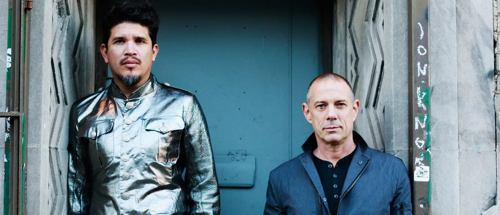 Thievery Corporation – Inside The Temple Of I & I