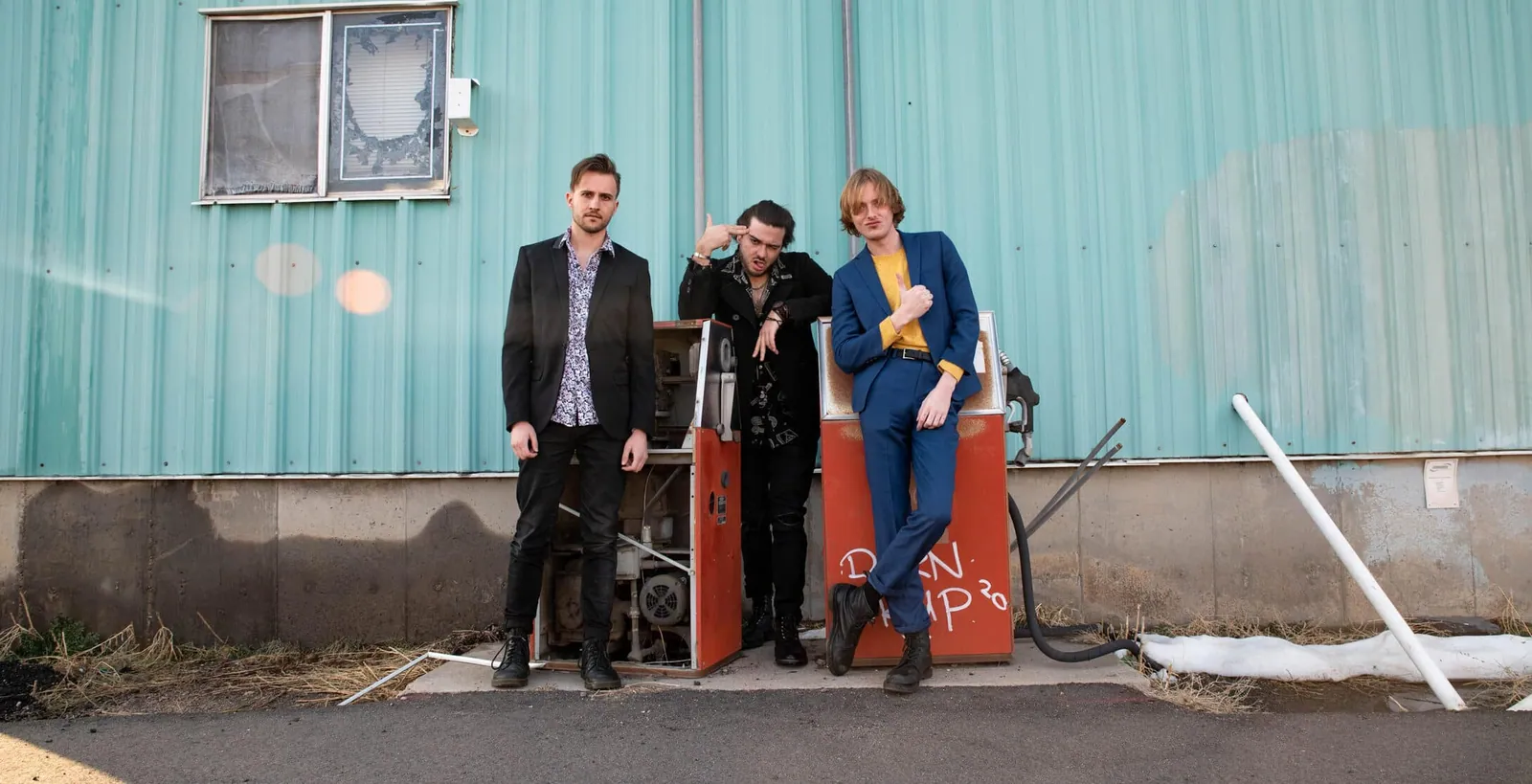 Album Review: VYNYL – The World Is On Fire, and I’m Lonely
