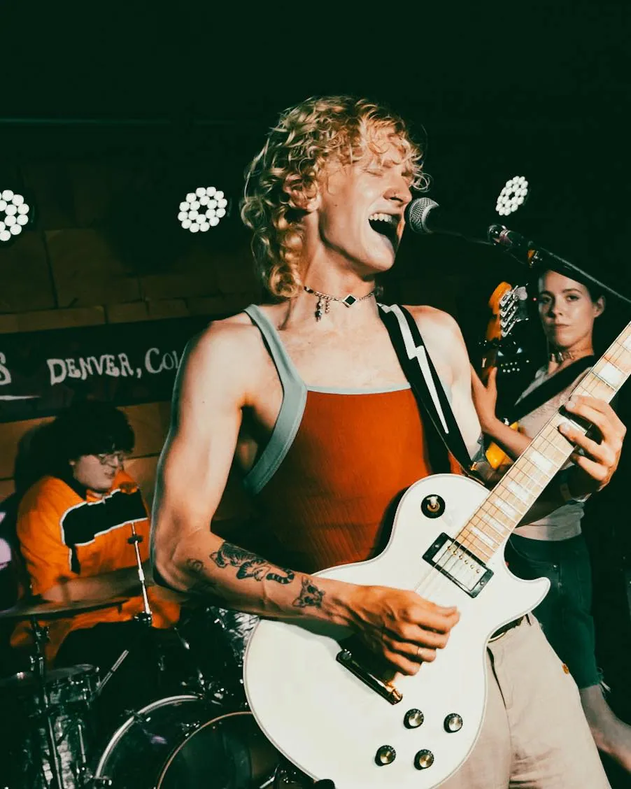 Jacklen Ro performs at The Black Buzzard in Denver (photo 1 of 3)