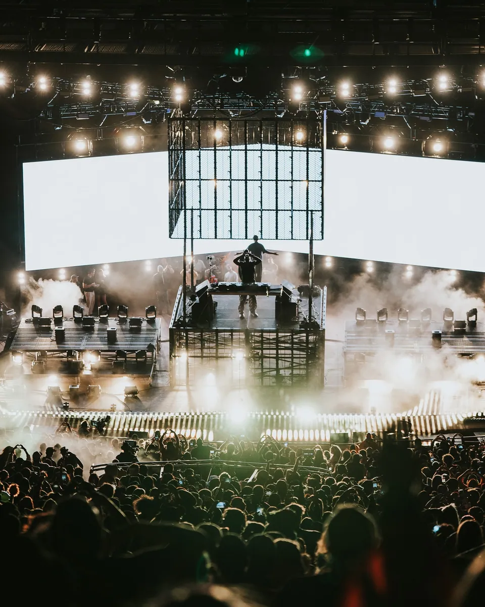 DJ Diesel performs at Red Rocks Amphitheatre (photo 4 of 10)